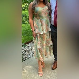 Lulus floral dress , super girly and flattering!